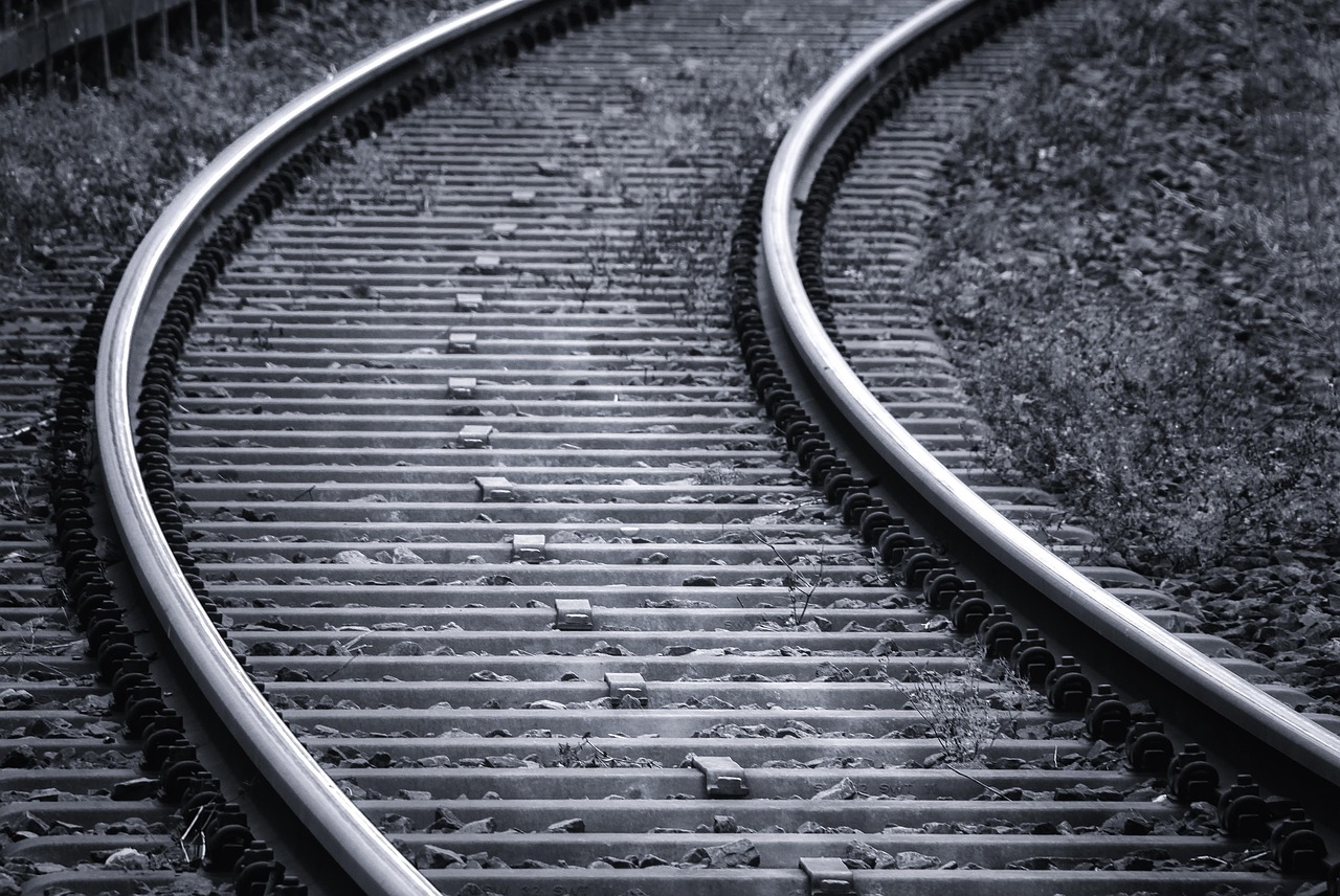 一人旅で楽しむ鉄道の魅力とは？一周するおすすめルートは？