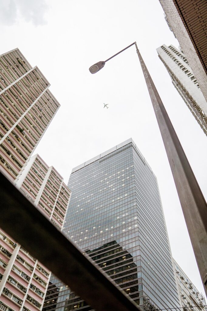 男性一人旅で飛行機のエコノミーを快適にする裏技は？